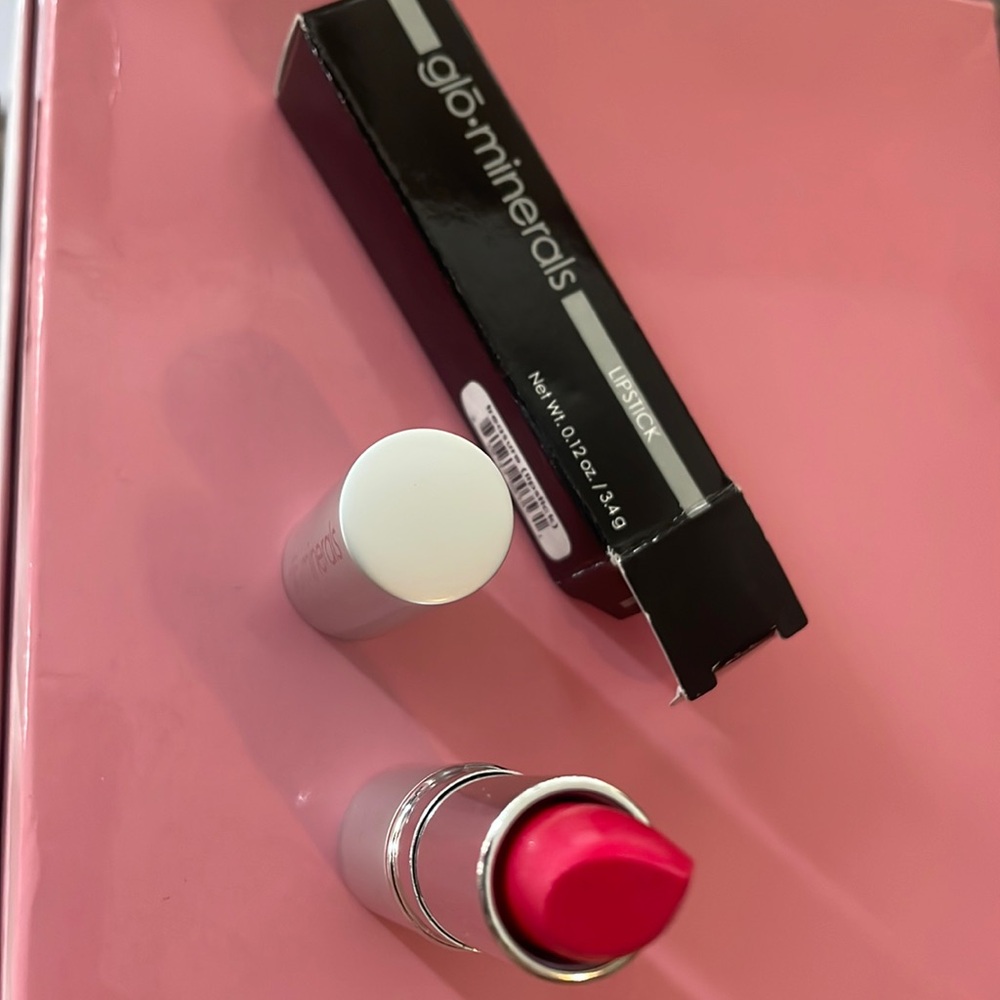Glo minerals treasure lipstick